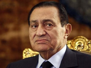 Мубарак покинул военный госпиталь в Каире и вернулся домой