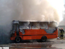 عکس: در باکو اتوبوس مسافر کش آتش گرفته است / حوادث