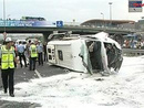 عکس: واژگونی اتوبوس توریستهای ارمنی در گرجستان 12 زخمی بر جای گذاشت / حوادث