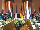 عکس:  مهمانپرست از توافق ایران و کشورهای ۱+۵ برای دور جدید مذاکرات خبر داد / برنامه هسته ای