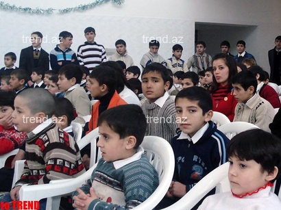عکس: گروه موسیقی نیروی دریایی آمریکا در یکی از مدارس باکو سمیناری برگزار کرد / اجتماعی