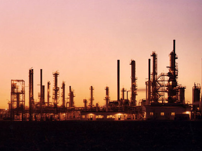 عکس: ایران ظرفیت تولید نفت خود را یک میلیون  بشکه افزایش می دهد / انرژی