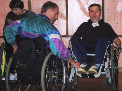 عکس: انتقال جمعی از معلولین آذربایجانی جهت معاینه به اوکراین / اجتماعی