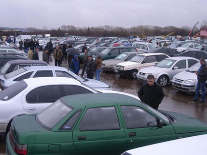 عکس: در سال 2009 به آذربایجان بیش از 60 هزار خودرو وارد شده است / اخبار تجاری و اقتصادی