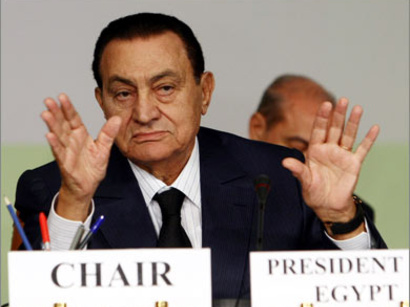 عکس: مبارک تا 15 روز دیگر در بازداشت خواهد ماند / کشورهای عربی