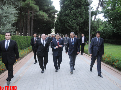 عکس: نخست وزیر گرجستان وارد آذربایجان شده است (تصویری) / سیاست