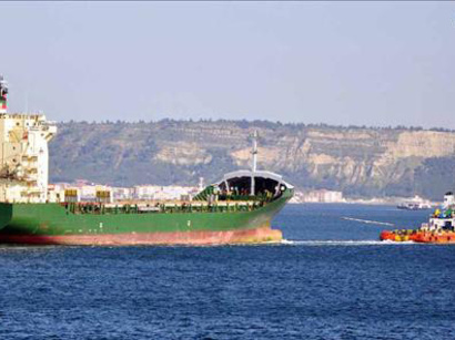 عکس: توقیف یک کشتی ایرانی از سوی یمن / ایران