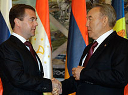 عکس: رؤسای جمهور روسیه و قزاقستان طرح فعالیتهای مشترک در سالهای 2011-2012 را امضا کردند / قزاقستان