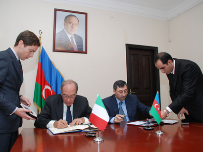 عکس: آذربایجان و ایتالیا تفاهمنامه لغو روادید برای دیپلوماتهای دو کشور را امضا کردند / آذربایجان