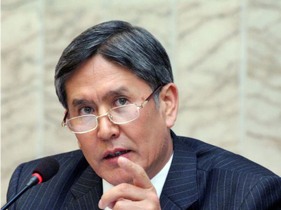 عکس: نخست وزير قرقيزستان: برای همه معلوم است که نمایندگان مجرم در مجلس وجود دارند / قرقیزستان