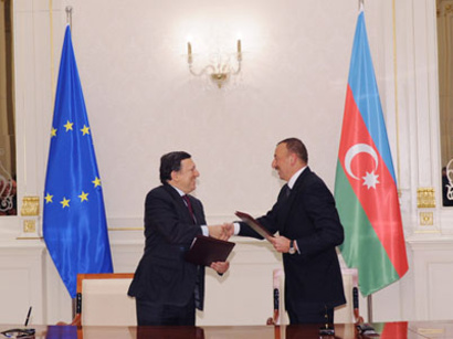 عکس: آذربایجان و اتحادیه اروپا بیانیه کریدور جنوب را امضا کردند (تکمیلی) (تصویری) / انرژی
