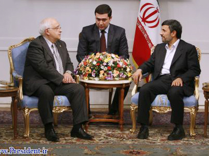 عکس: احمدی نژاد : هيچ عاملي نمي تواند در رابطه "قلبي" ايران و آذربايجان خدشه اي وارد كند (تکمیلی) / اجتماعی