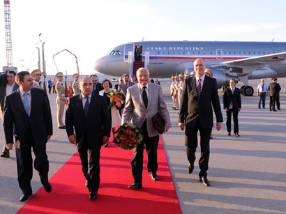 عکس: سفر رئیس جمهوری چک به آذربایجان / سیاست