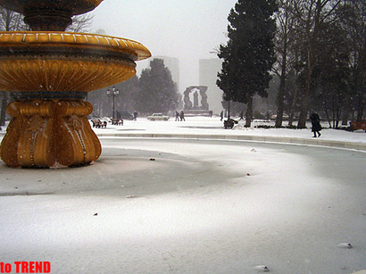 عکس: برف و کولاک در باکو - (گزارش تصویری)  / تصویری