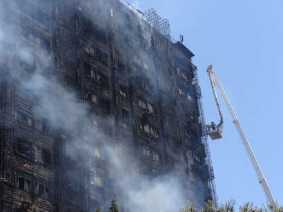 عکس: کیفیت پایین روپوش ساختمانی در باکو منجر به 15 کشته در آتش سوزی شد / آذربایجان