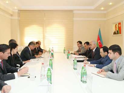 عکس: رئیس پارلمان مجارستان: بازیهای «باکو 2015» در سطح عالی برگزار می شود / آذربایجان