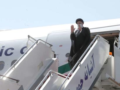عکس: رئیس جمهور ایران فردا به روسیه سفر می‌کند

 / سیاست