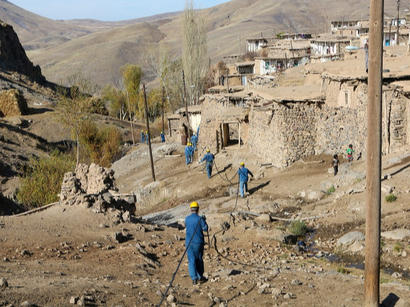 عکس: طرح‌های برق‌رسانی به 211 روستای ایران افتتاح شد

 / انرژی