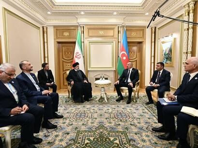 عکس: دیدار رئس جمهور آذربایجان با رئیس جمهور ایران در ترکمنستان / سیاست