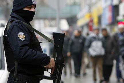 Türkiyədə 2,6 mindən çox polisin iştirakı ilə antiterror əməliyyatları olub