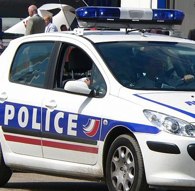 Во Франции более 400 человек ранены на акциях против роста цен на топливо
