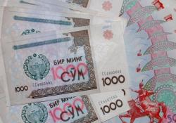 Узбекский сум вырос к евро, снизился к доллару и рублю