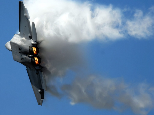 Пилот разбившегося в Калифорнии истребителя F/A-18 погиб