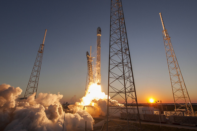 Трамп поздравил SpaceX с успешным запуском корабля Crew Dragon