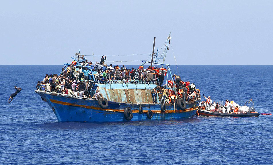 При крушении судна у берегов Ливии утонули не менее восьми мигрантов - СМИ