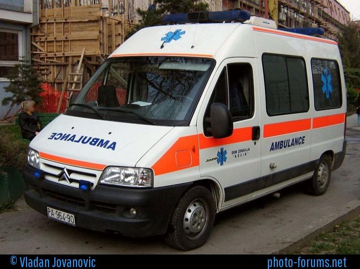 В Сербии автобус вылетел с трассы и перевернулся, три человека погибли